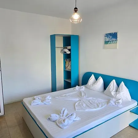 Casa Delfinul Albastru Guest house 3*